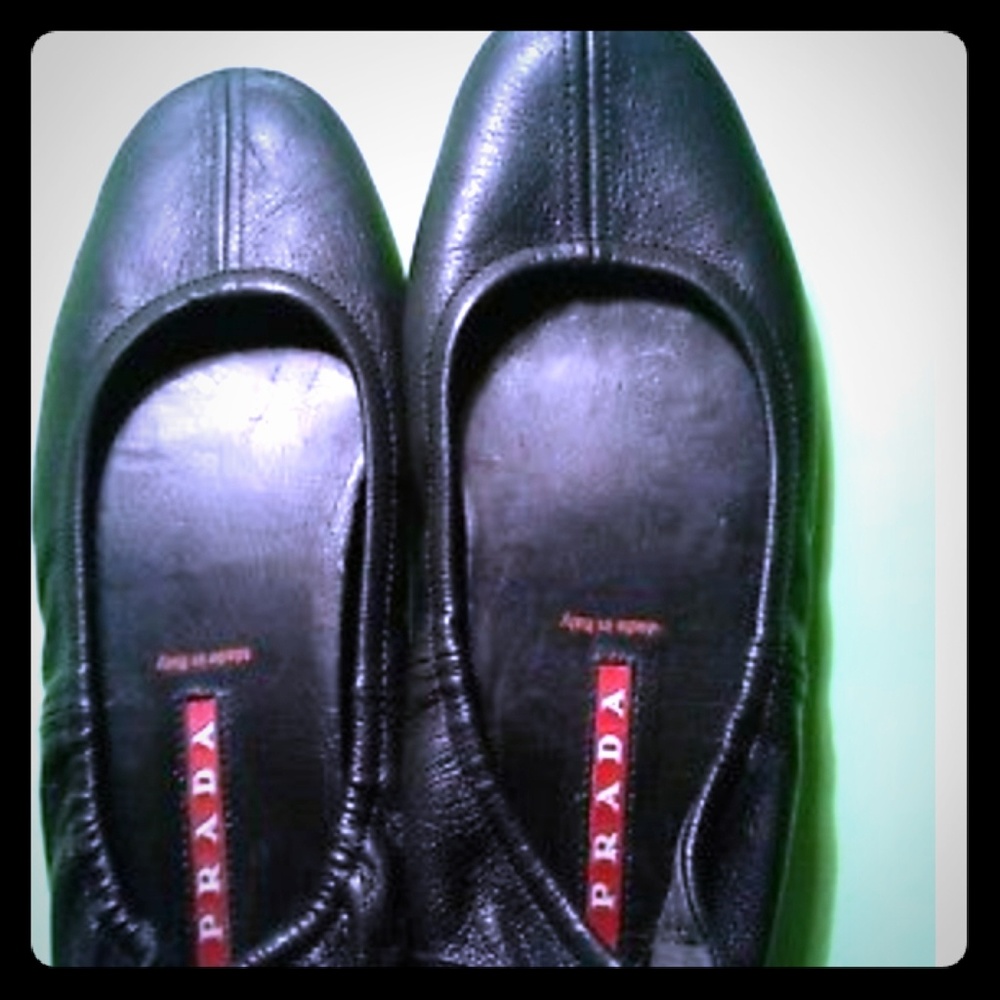 Women's authentic PRADA Black Leather Driving Sole